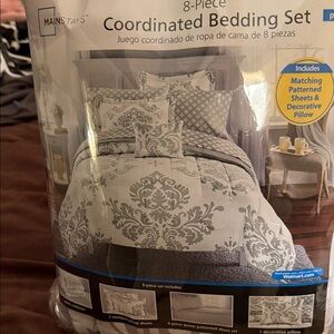 Mainstays White and Gray Coordinated Bedding Set